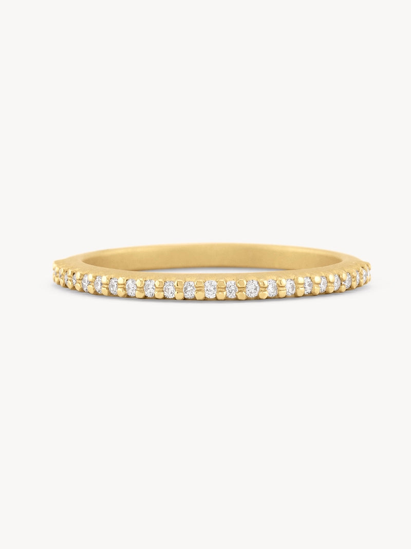18k Slender Pave Band