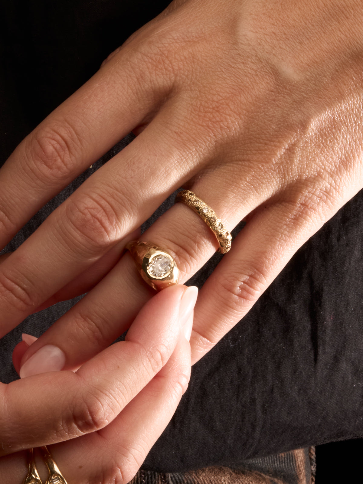 Ellis Mhairi Cameron Armach Oval Signet Ring in 14K Solid Gold