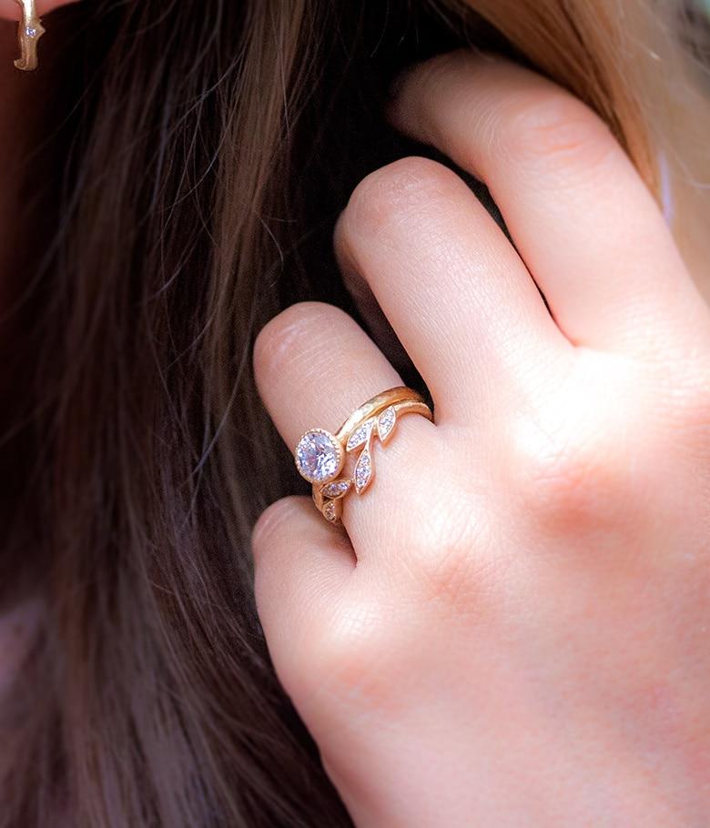 18k 5 Leaf Curve Ring - LoveAudryRose.com